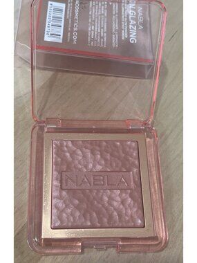 NABLA Skin Glazing Glass Skin Finish Glow Powder Independence Highlighter